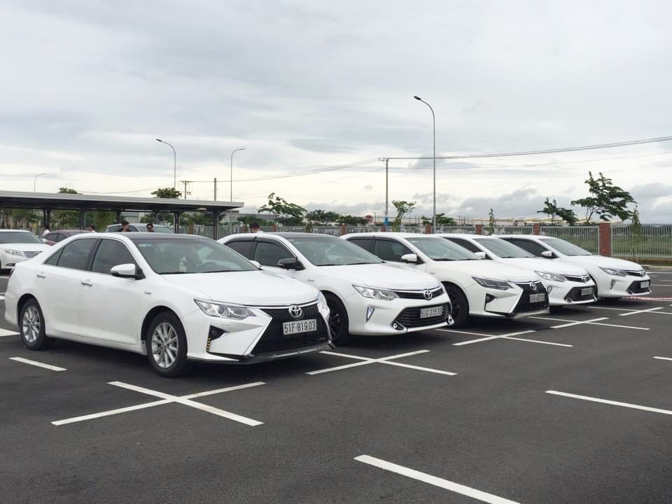 Thuê xe Huy Đạt sở hữu đội xe 4 chỗ đa dạng