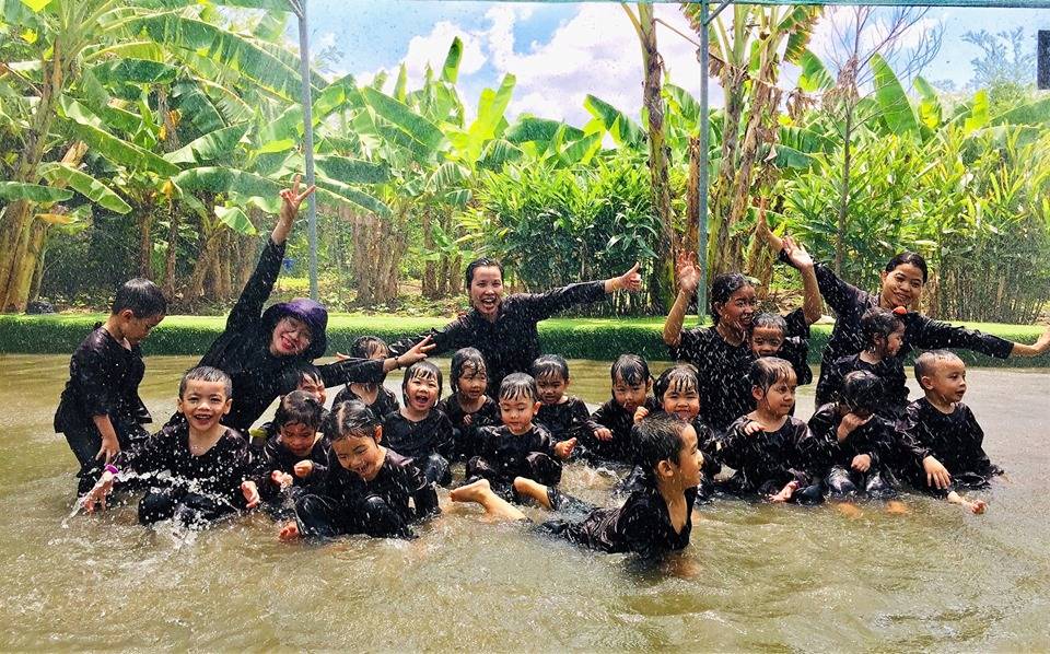 Tre sam vai nong dan tai nong trai happy farm 07